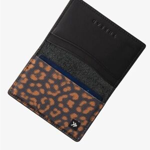 Thread | Bifold Wallet | NWT | RFID secure